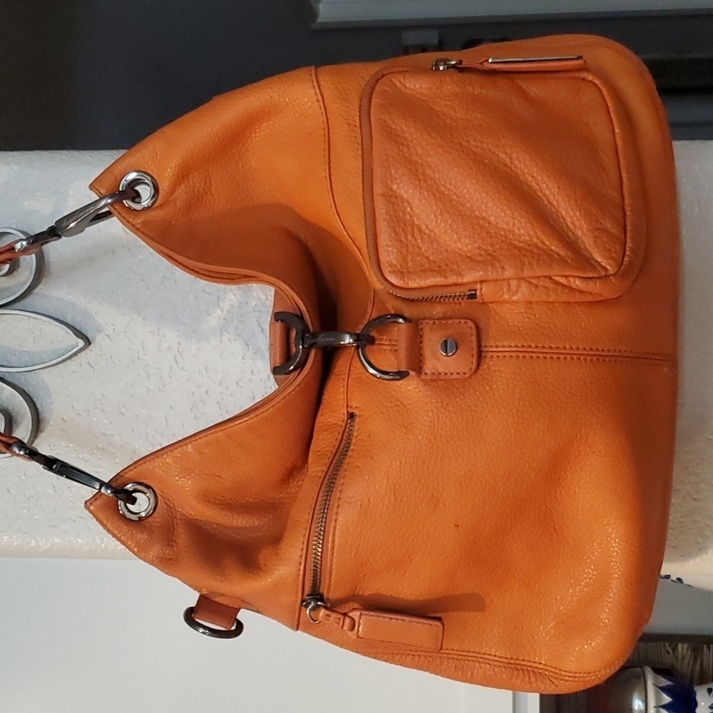 🦋 LOVED UP KENNETH COLE BAG